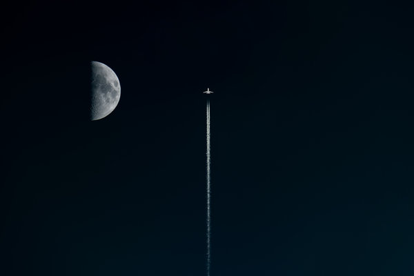 1-gulfstream-moon-sky-rocket-man.jpg 