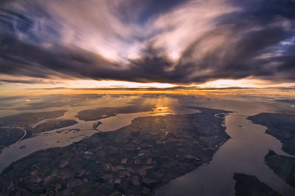 nederland-netherlands-holland-landscape-zeeland-sunlight-clouds.jpg 