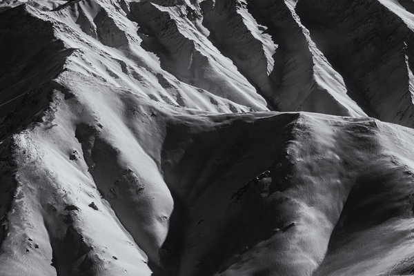 afghanistan-mountains-hindukush-winter-snow-blackandwhite-vanheijst.jpg 