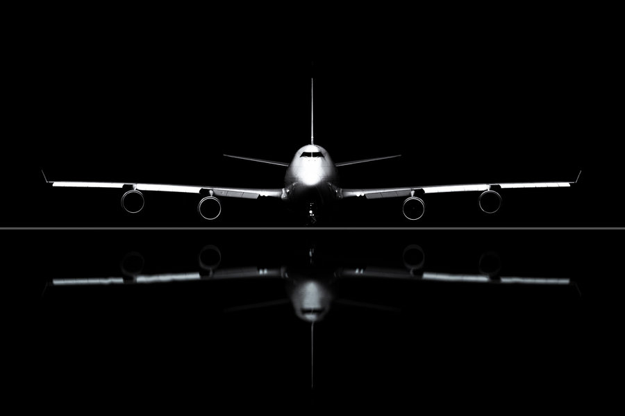 anchorage-alaska-boeing-747-apron-reflection-front-vanheijst.jpg