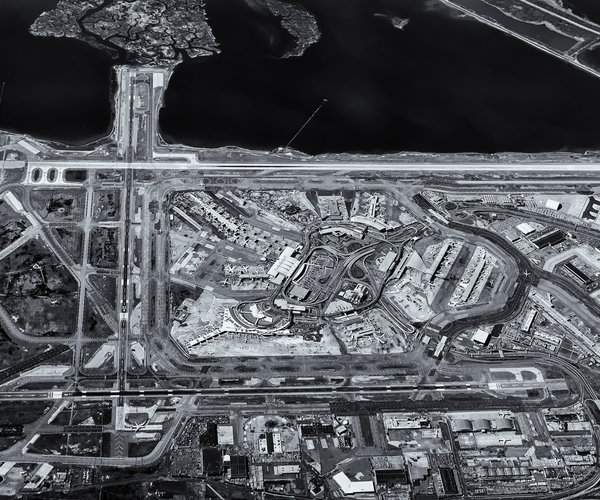 Newyork-jfk-airport-blackandwhite-runways-runway-vanheijst-bw.jpg