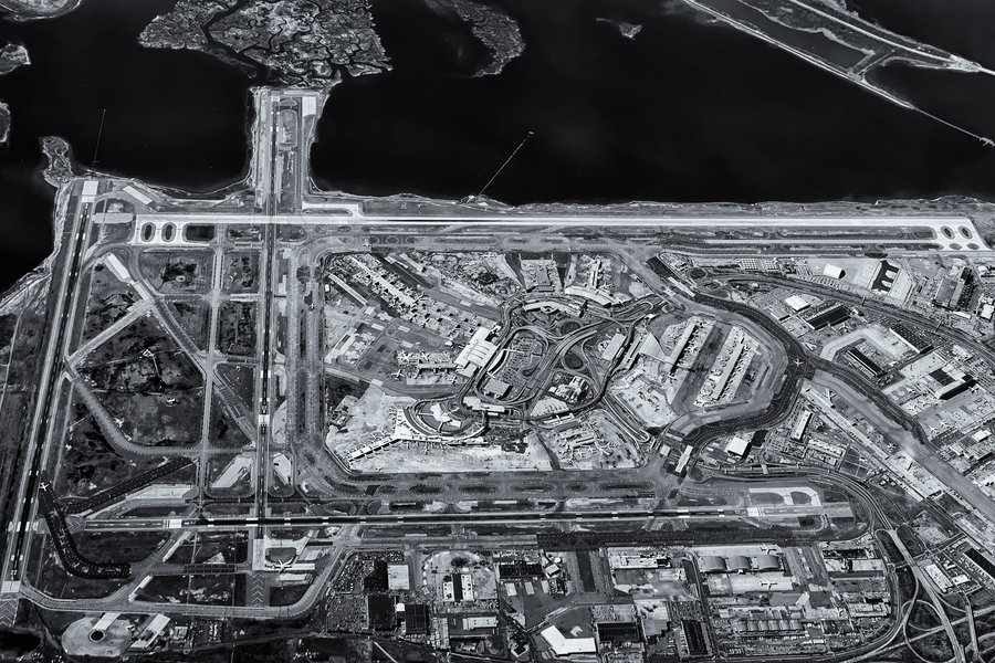 Newyork-jfk-airport-blackandwhite-runways-runway-vanheijst-bw.jpg