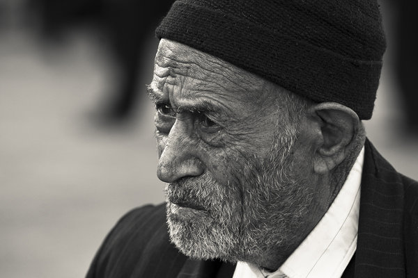 iran-qom-portrait-old-man-blackandwhite-vanheijst.jpg 