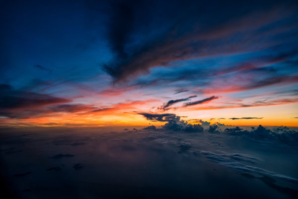 sunrise-clouds-colours-ocean-cb-vanheijst.jpg 