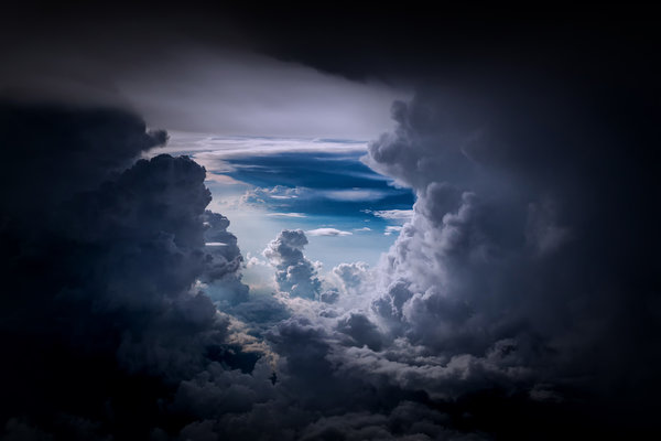 weather-clouds-cb-thunderstorm-path-through-sky-vanheijst.jpg 