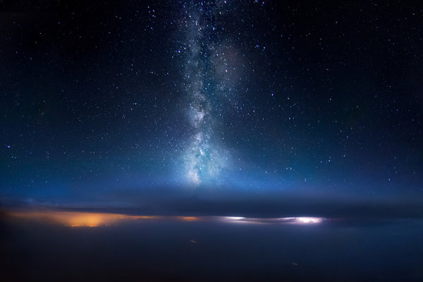 milkyway-stars-sky-night-clouds-africa-vanheijst.jpg 