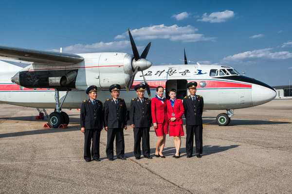 north-korea-air-koryo-antonov-an24-crew-1.jpg 