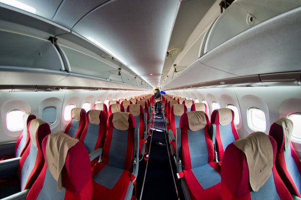 north-korea-air-koryo-antonov-an148-cabin.jpg 