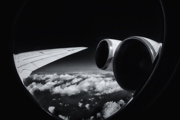 north-korea-air-koryo-ilyushin-il62-engines-wing-view-inflight-blackandwhite.jpg 