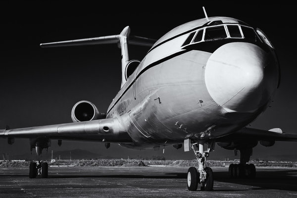 north-korea-air-koryo-tupolev-tu154-orang-blackandwhite.jpg 