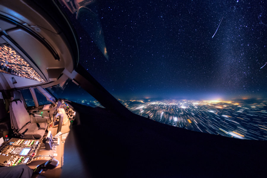 2-wideangle-cockpit-india-shooting-stars-milkyway-night-vanheijst.jpg