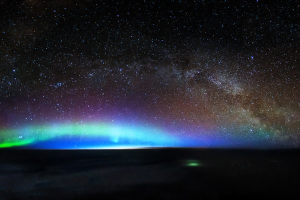 1-aurora-stars-sunrise-russia.jpg 