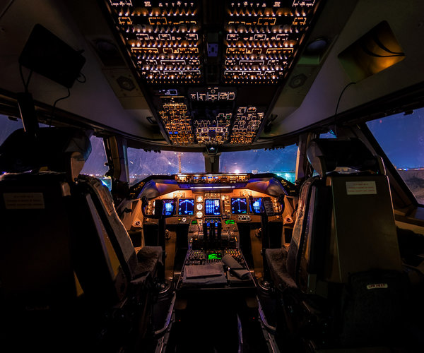 34-cockpit-wide-744-night-orange-warm.jpg