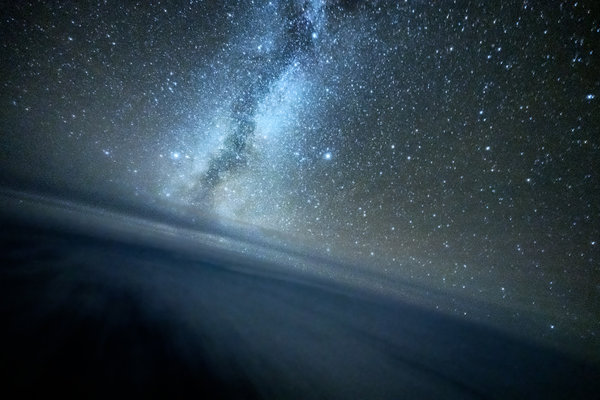 2-milkyway-stars-ocean-night-clouds.jpg 