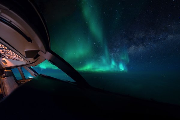 aurora-cockpit-milkyway-night-wideangle-vanheijst+watermerk.jpg 