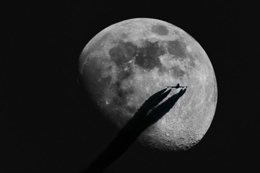 747-crossing-Moon-2.0.jpg